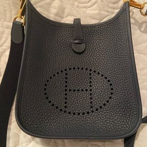 Hermès crossbody punch hole bag -navy blue